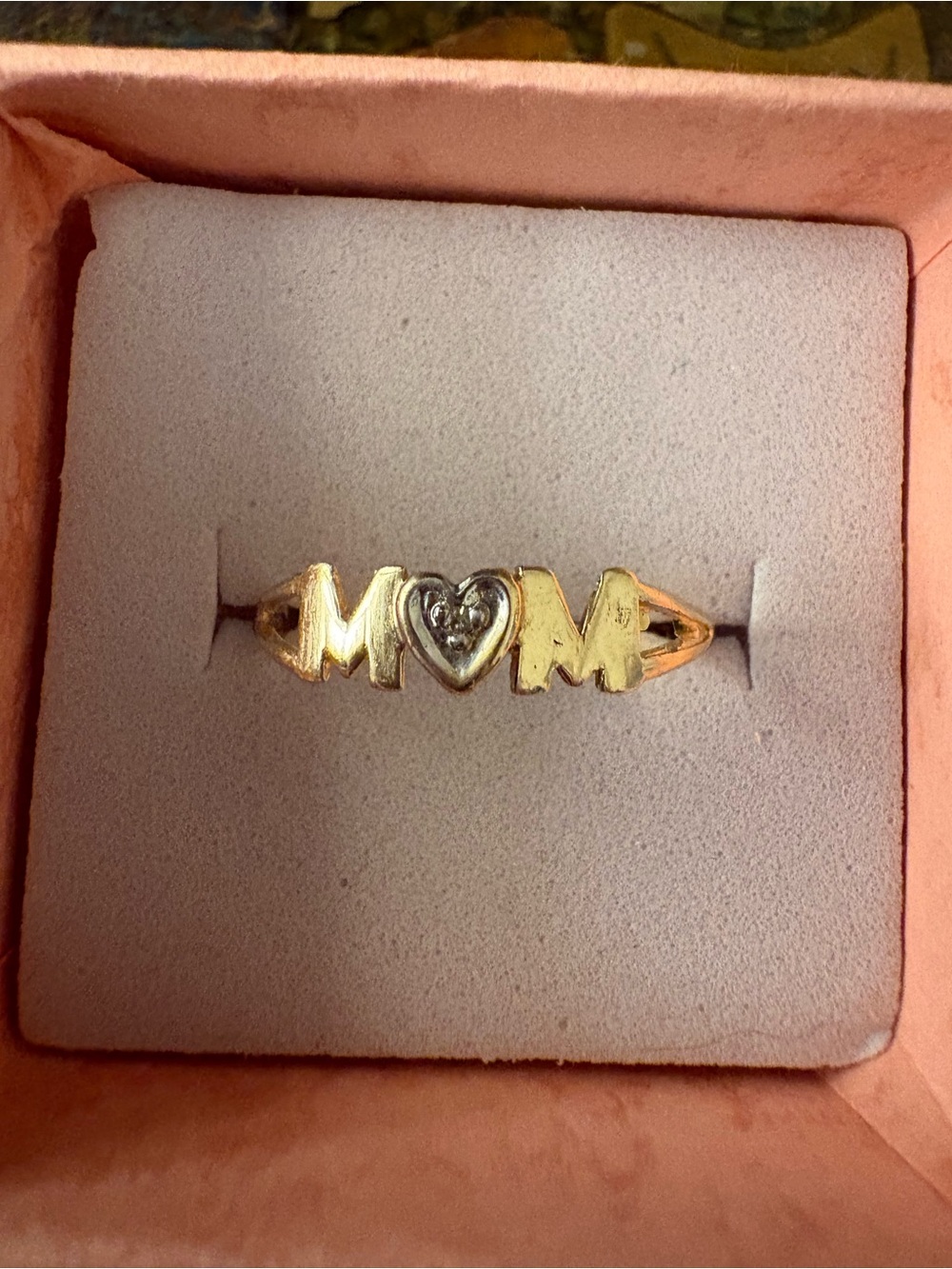10k Gold 'MOM' Heart Diamond Accent Ring - yellow gold - Picture 2 of 5